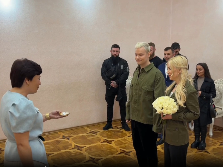 Певец Шаман женился на уроженке Ярославля