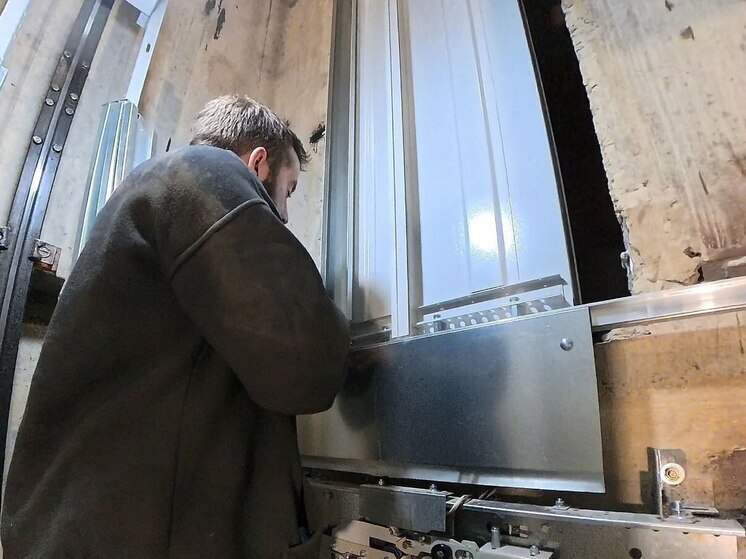 В домах Серпухова ведутся работы по установке новых лифтов