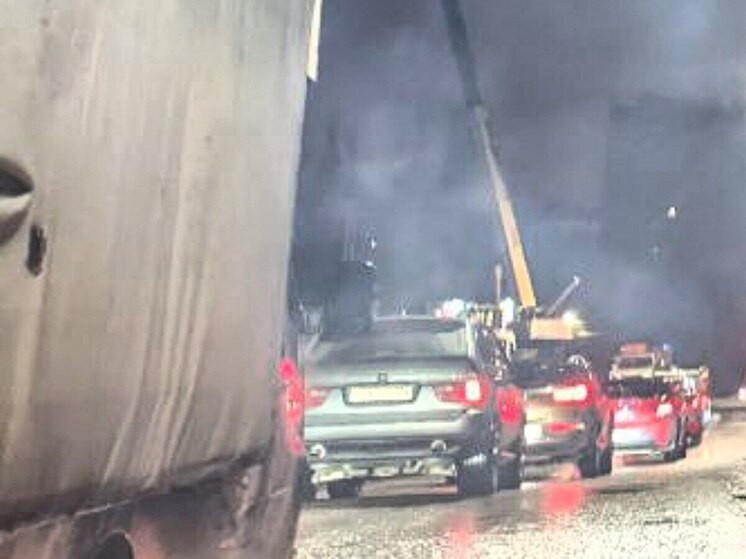 Автомобилисты Воронежа застряли в дикой пробке на Московском проспекте