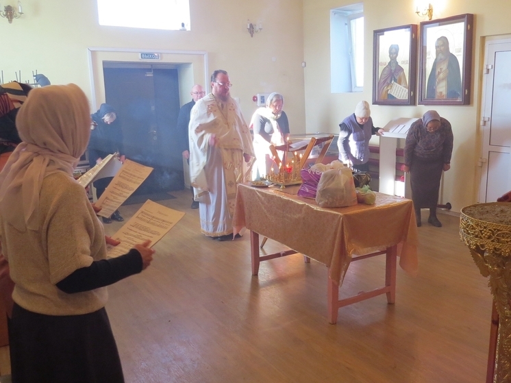 В Кызыле на кладбище совершены заупокойные богослужения