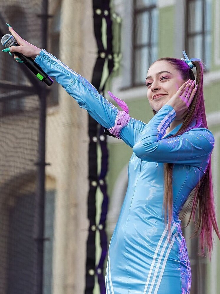 Певицу Мэйби Бэйби внесли в украинскую базу «Миротворец» за «оправдании военных действий»