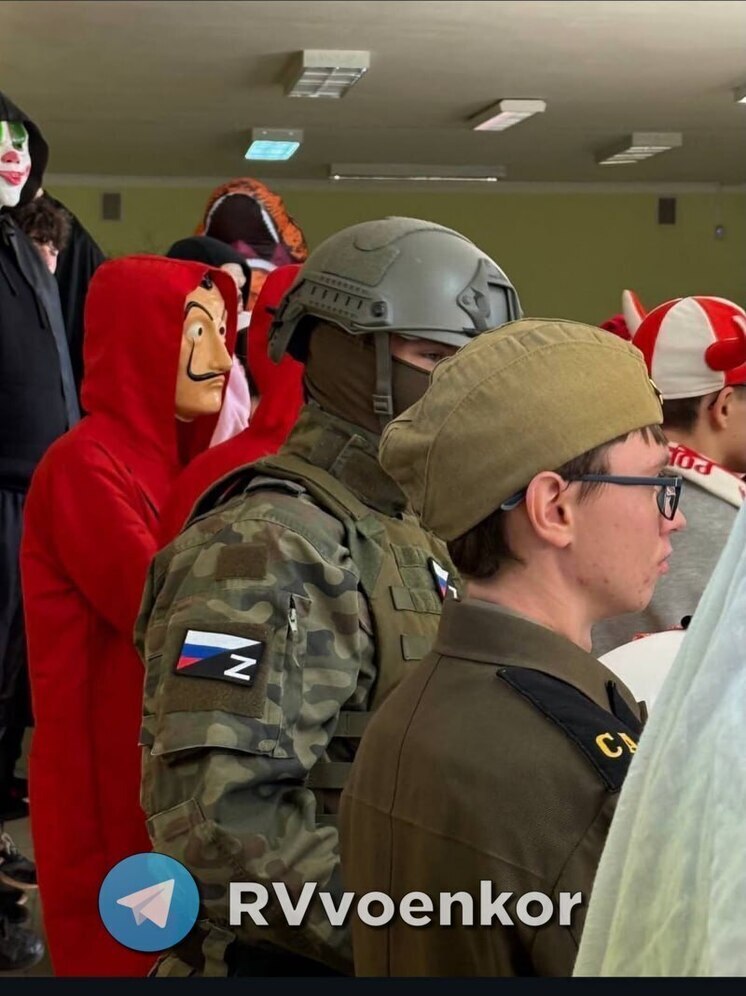 Школьник из Польши надел форму российского солдата на Хэллоуин