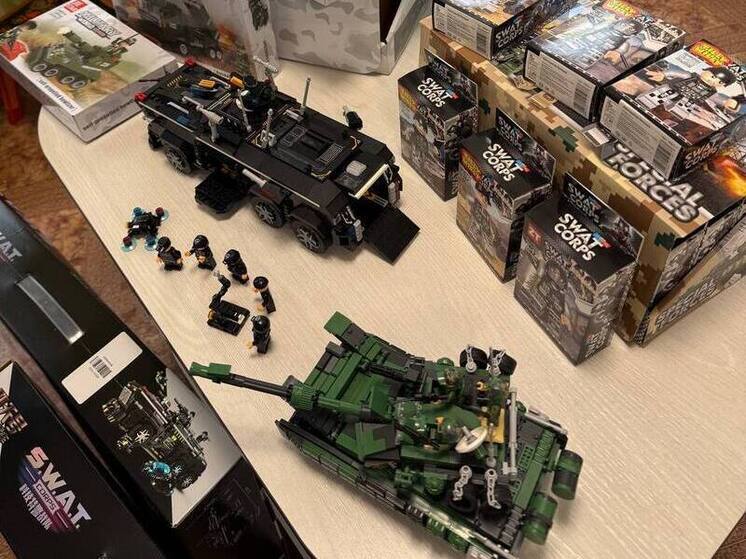 Таможенники передали более 20 тыс конфискованных игрушек детям в Чите