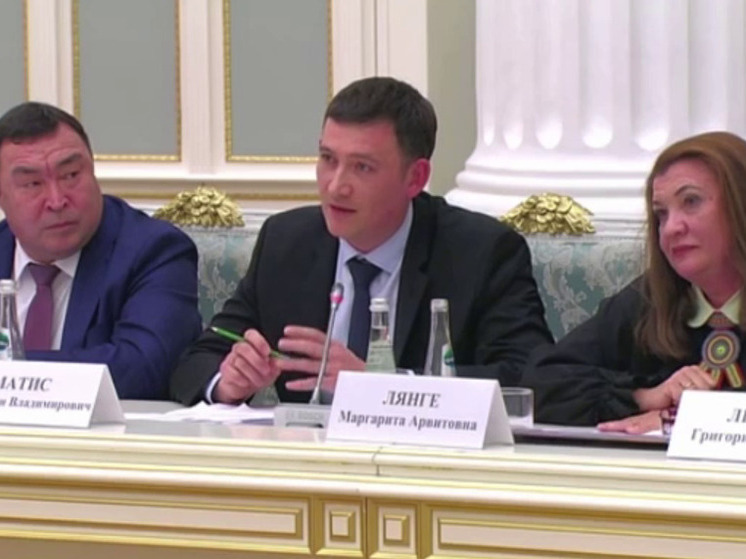 Новосибирец задал вопрос Путину о российских немцах на совете по нацполитике