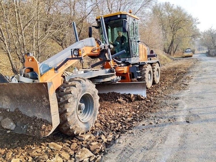 Во Владивостоке ремонтируют грунтовый проезд ДОСААФ – Нефтеветка