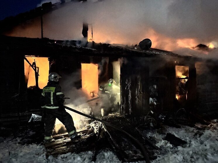 В Лабытнанги ночью сгорел частный дом