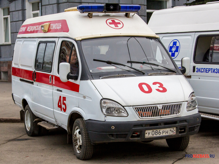 Агрессивный пьяный мужчина мешал работе скорой в Новокузнецке и был задержан