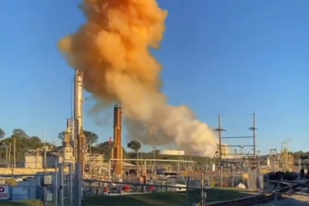 Утечка опасных химикатов произошла на заводе в американском городе