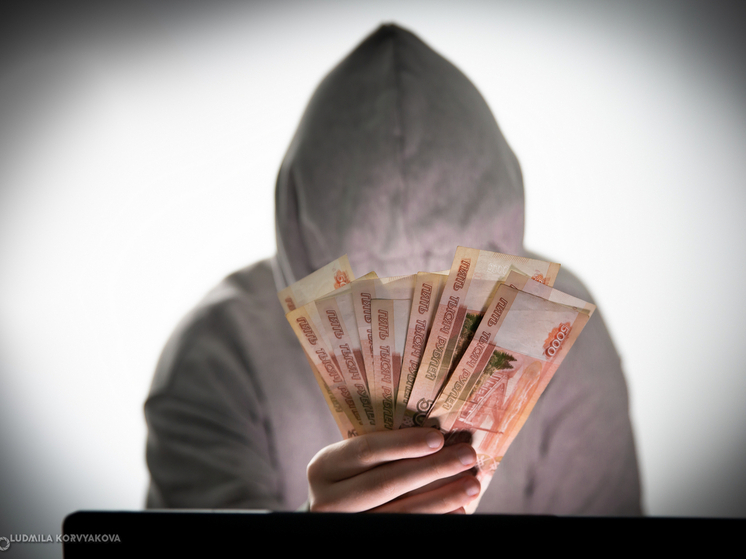 Суд обязал пособницу мошенников из Санкт-Петербурга вернуть жительнице Карелии 85 тысяч рублей