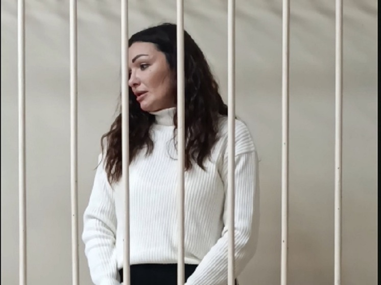 Блогершу из Шелехова отправят в колонию за оскорбление полицейского