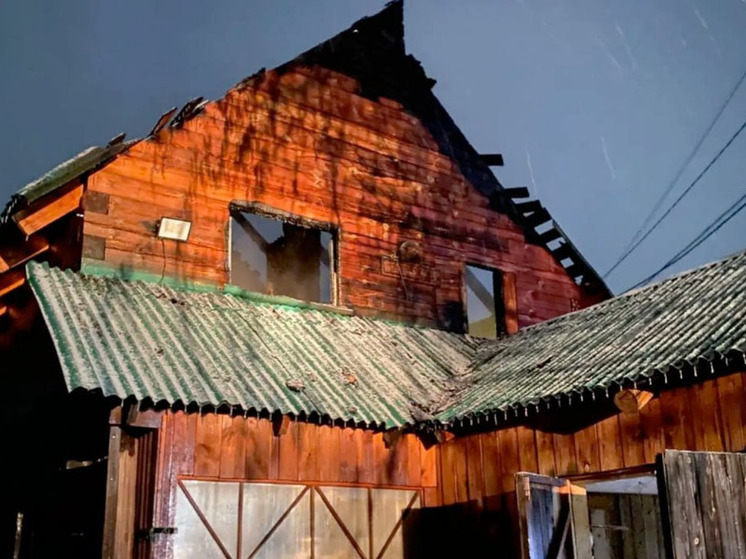 На Алтае в частном жилом доме произошел пожар