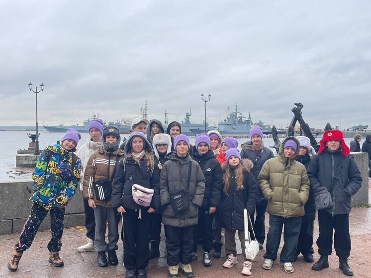 Мариупольские школьники познакомились с морской историей России в Кронштадте