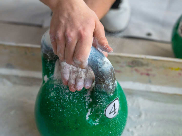 Южноуральские студенты стали призерами турнира гиревиков в Томске