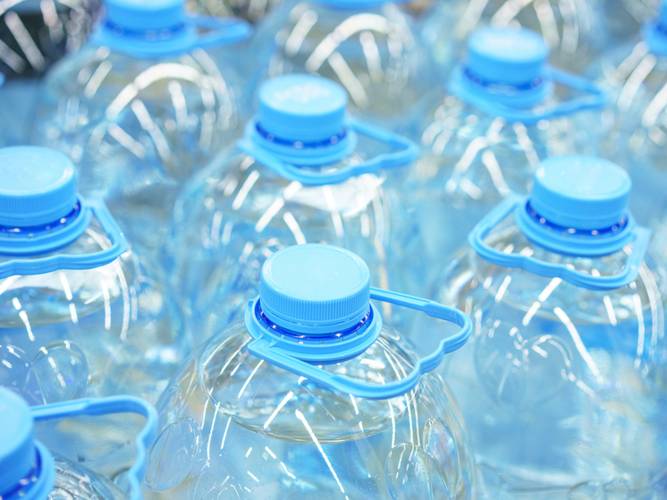 В ДНР сформировано 120 отрядов школьников для доставки воды