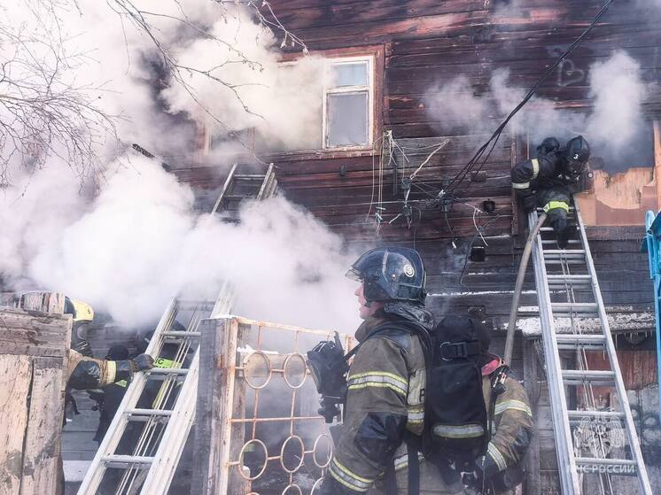 Пожар в жилом доме в Якутске: двое погибших, один пострадавший