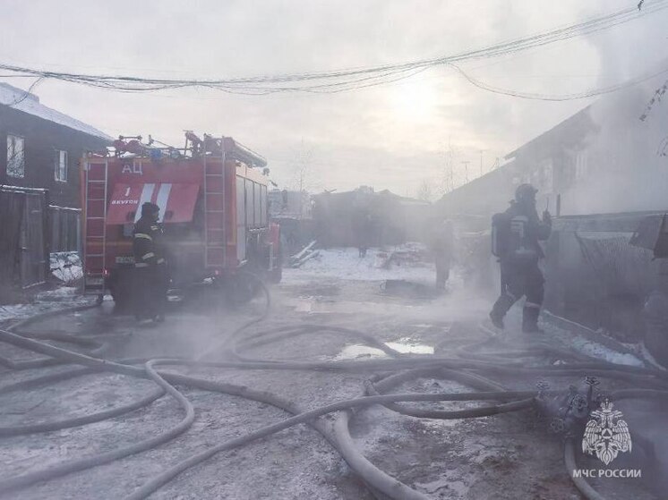 Пожар в жилом доме в Якутске: трое погибших, включая двоих детей