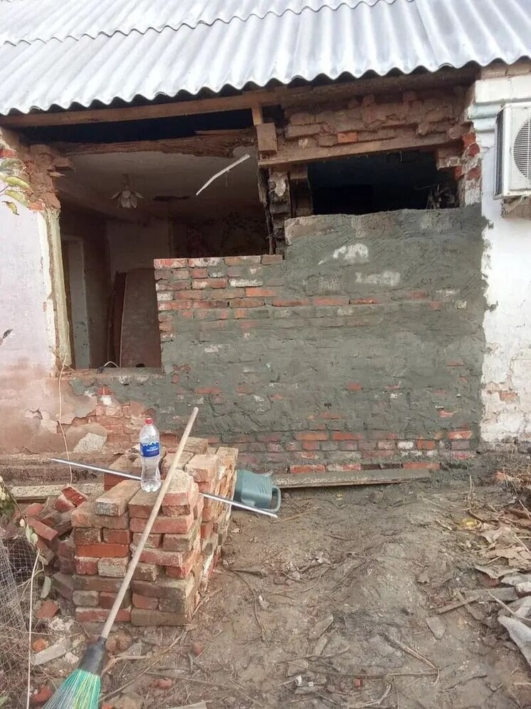 Строители из Ингушетии приступили к восстановлению разрушенной стены жилого дома в Молочанске