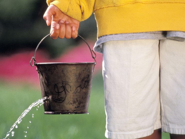 Горе-мать из Архангельска скрывалась от алиментов, за что пойдет убирать улицу