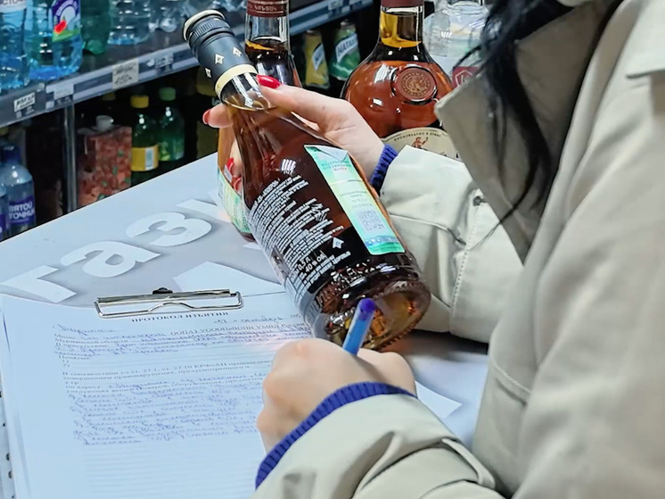 Полицейские изъяли 600 литров нелегального алкоголя в Мурманске