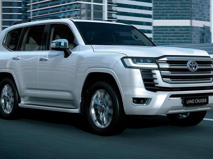 Грозит лидерством: Toyota вошла в топ-10 по продажам новых авто в РФ в октябре