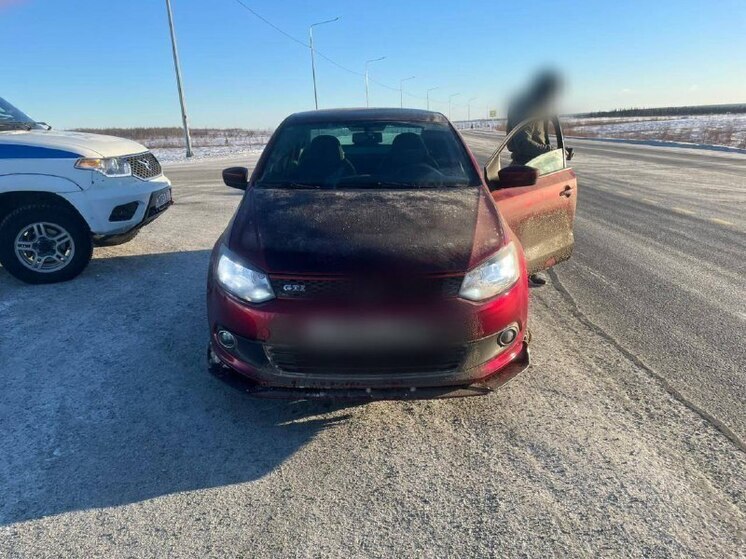 На трассе Сургут — Салехард задержали иномарку с фальшивыми номерами