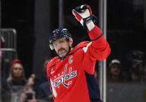 Российский капитан клуба Национальной хоккейной лиги «Вашингтон Кэпиталс» Александр Овечкин вновь сделал всю страну на один серый осенний день счастливой и довольной