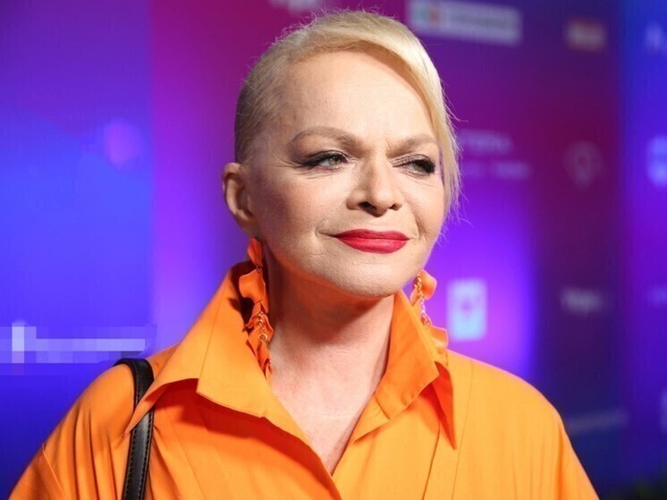 Суд отложил рассмотрение дела об афере с квартирой Долиной из-за подсудимых