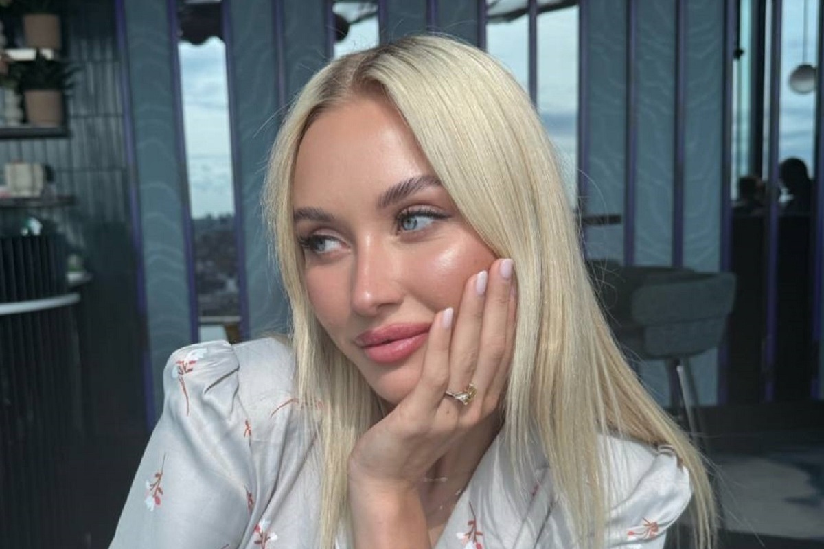 Пара отправилась в романтическое путешествие