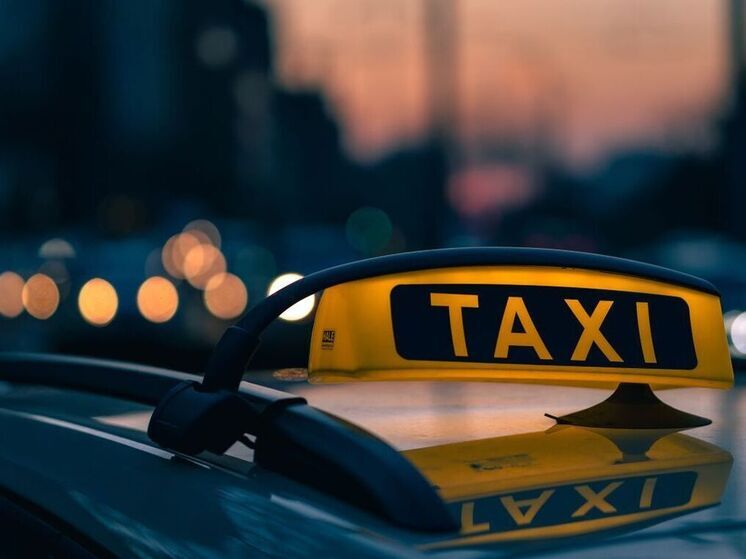 Таксист-мигрант задержан за приставания к 18-летней пассажирке