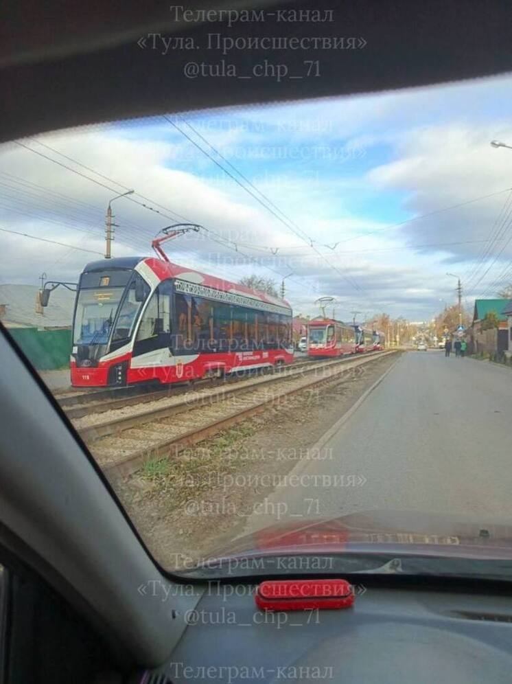 Тело женщины на путях остановило движение трамваев на Воздухофлотской в Туле