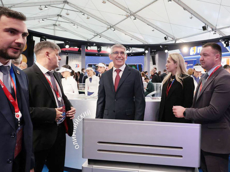 Дмитрий Миляев представил Дмитрию Чернышенко выставочную экспозицию комиссии Госсовета по направлению «Физическая культура и спорт»