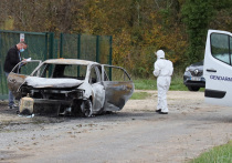 В среду утром на французском курортном острове Олерон водитель совершил намеренный наезд на пешеходов, в результате чего по меньшей мере пять человек получили ранения, двое из которых всё ещё находятся в критическом состоянии