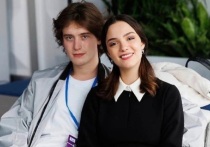 Фигурист Дмитрий Чигирев, с которым более двух лет встречалась обладательница олимпийского серебра Евгения Медведева, устроил свою личную жизнь. Спортсмен женился на хореографе академии фигурного катания Татьяны Навки Ларисе Урусовой.