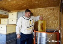Пчеловодство объединяет три поколения семьи