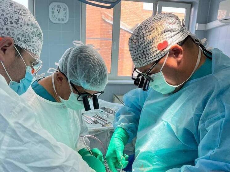  Кардиохирурги Иркутской областной клинической больницы успешно провели операции по протезированию аортального клапана с использованием донорских органов