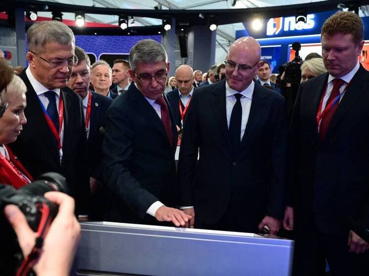 Радий Хабиров принимает участие в форуме «Россия - спортивная держава» в Самаре