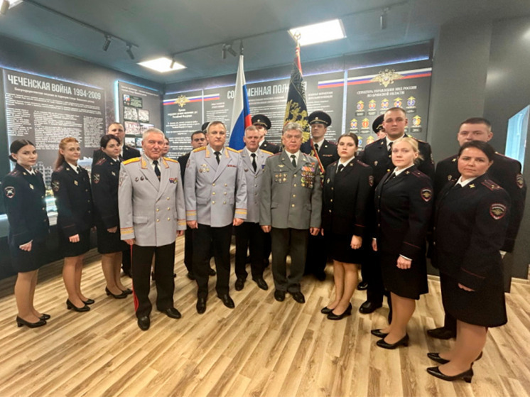 В Брянске молодые сотрудники полиции приняли Присягу