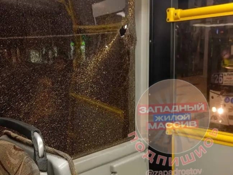 В Ростове гонка автобусов закончилась ДТП на Стачки