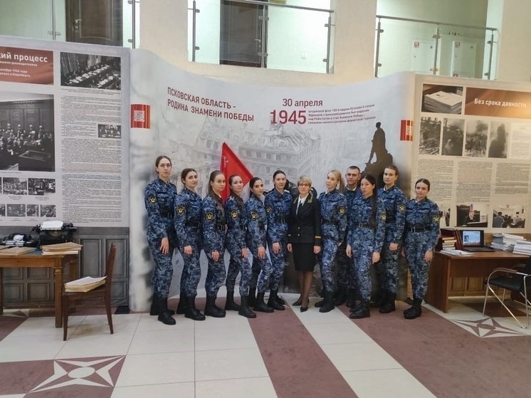 Курсанты университета ФСИН узнали всё о Псковском областном суде от самих служителей Фемиды