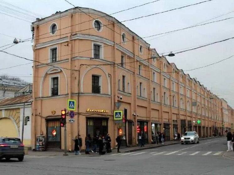 Петербургский Малый Гостиный двор получил статус регионального памятника