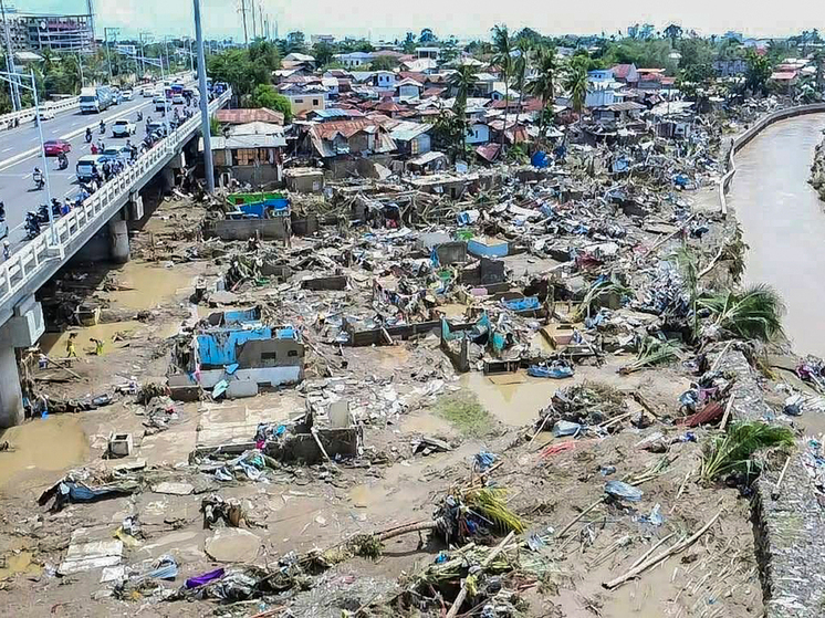 Путин выразил соболезнования президенту Филиппин в связи с тайфуном