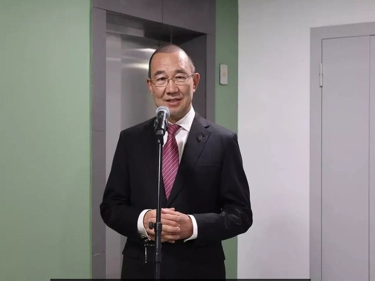 Глава Якутии Айсен Николаев подстригся налысо, чтобы попробовать что-то новое