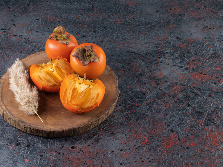 Сезон хурмы в разгаре: на рынках и в магазинах Запорожской области появился этот яркий осенний фрукт, который диетологи называют настоящим спасением для здоровья в межсезонье