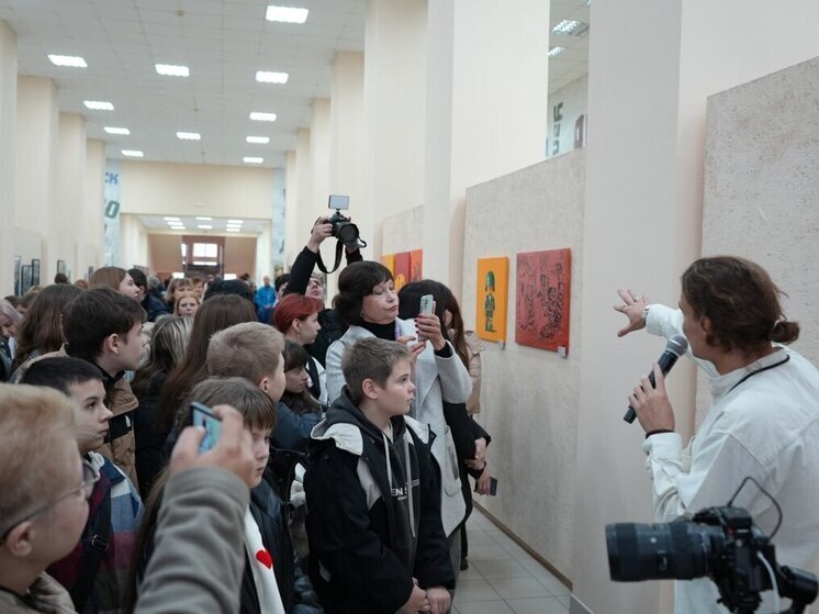 В Макеевке открылась международная художественная выставка "Искусство и мир: Великая Победа Жизни"