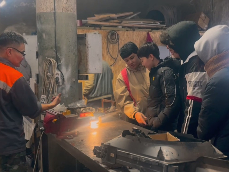 Школьники Элисты познакомились с работой транспортного предприятия