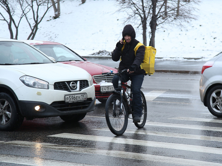 Курьеры опровергли миф о заработке в 20 тысяч рублей в день
