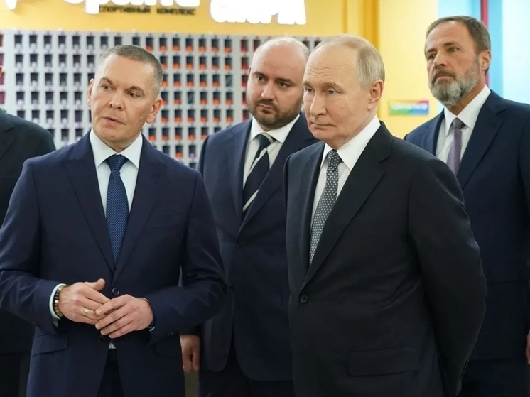В Самаре Президент РФ оценил условия для занятий спортом в ФОК «Орбита»