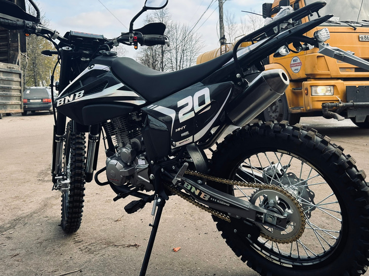 Орловские власти передали мотоцикл артиллеристам на СВО