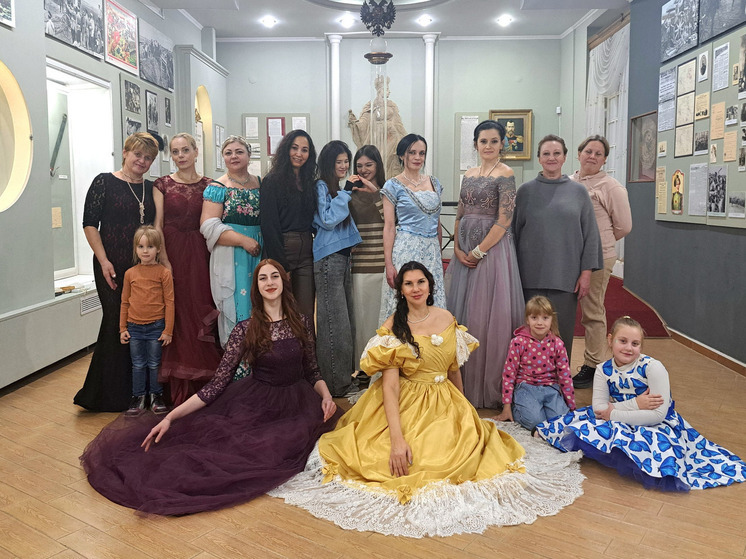 Орловские семьи бойцов СВО окунулись в атмосферу бала 19 века