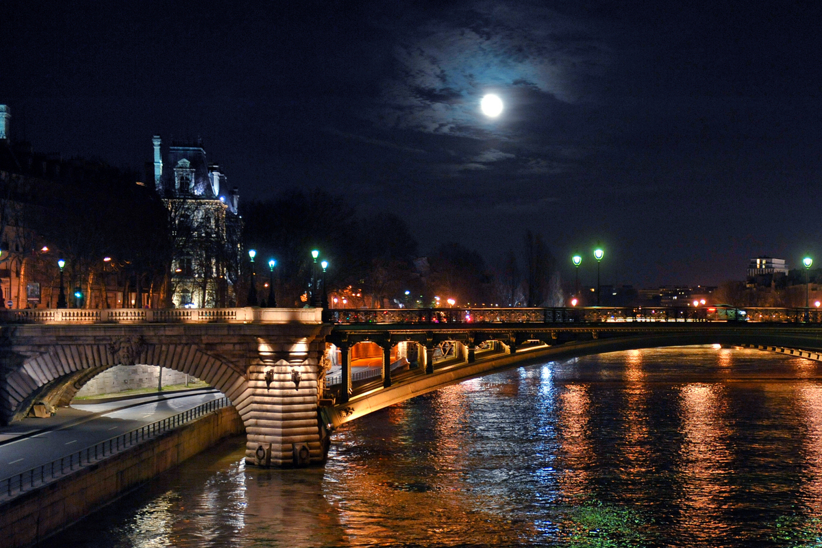 Peskov: Odločitev o Putinovem sporočilu Federalni skupščini še ni sprejeta, neposredna linija z njim pa načrtovana za sredino decembra